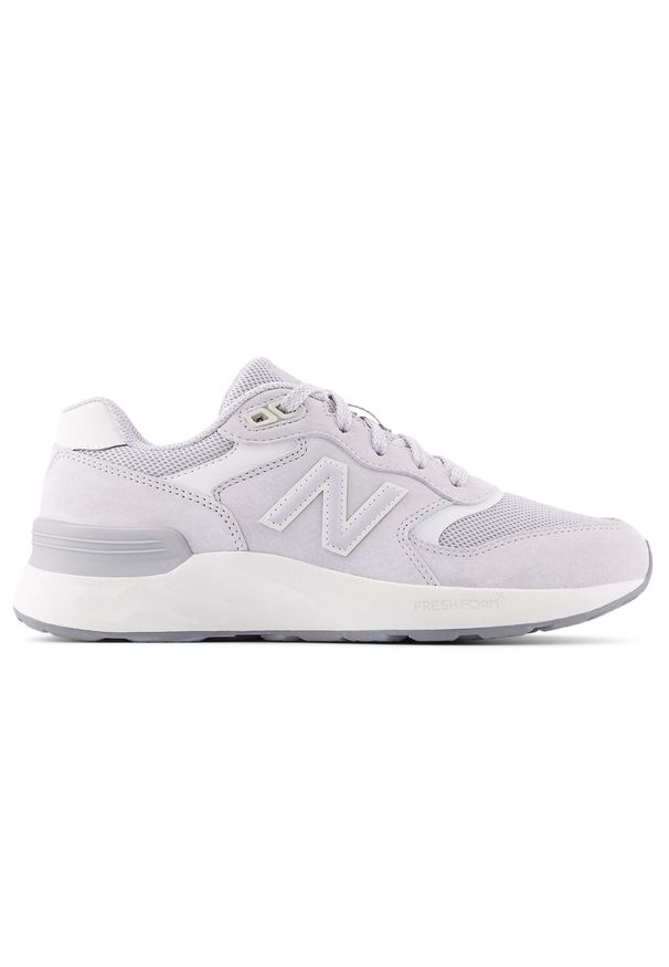 Buty damskie New Balance WW880BA7 – szare. Okazja: na co dzień, na spacer. Kolor: szary. Materiał: skóra, materiał, guma, syntetyk. Szerokość cholewki: normalna. Sport: turystyka piesza, fitness