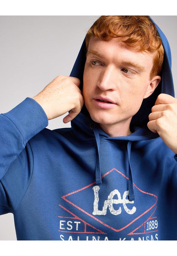 Lee - LEE MĘSKA BLUZA Z KAPTUREM LEE HOODIE DRAMA NAVY 112349514. Typ kołnierza: kaptur