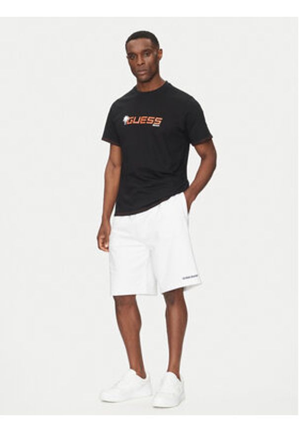 Guess Jeans Szorty sportowe M5GD49 KCPR1 Biały Regular Fit. Kolor: biały. Materiał: bawełna. Styl: sportowy