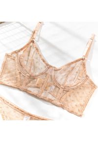 Intica - Komplet bielizny z siateczki z biustonoszem i stringami na romantyczne wieczory Zonda. Kolor: czarny. Materiał: materiał #2