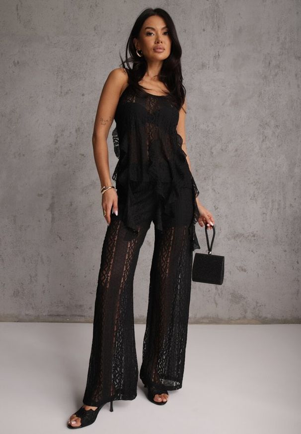 Renee - Czarny Eteryczny Komplet z Koronką i Falbankami Top i Spodnie Wide Leg Pretilaine. Kolor: czarny. Materiał: koronka. Wzór: koronka