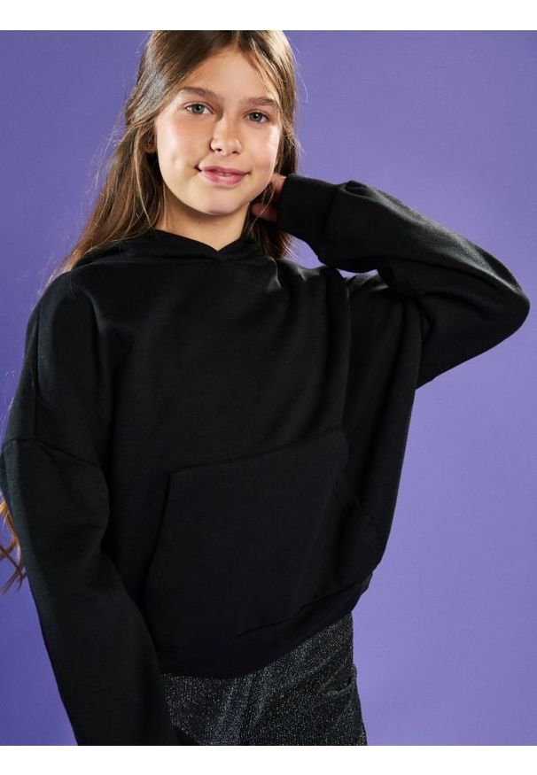 Sinsay - Bluza hoodie basic - czarny. Kolor: czarny