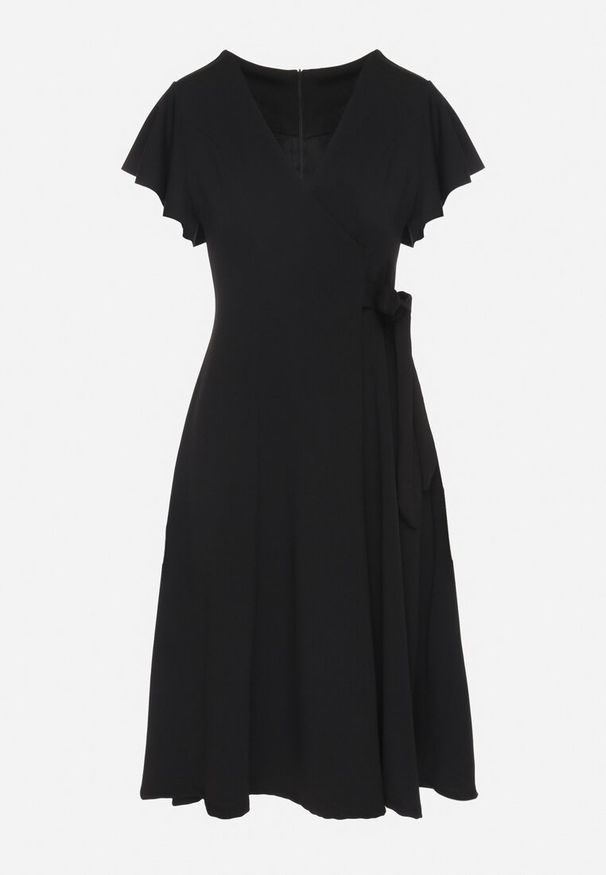 Born2be - Czarna Rozkloszowana Sukienka Kopertowa z Wiązaniem w Talii Dannila. Kolor: czarny. Wzór: aplikacja. Typ sukienki: kopertowe