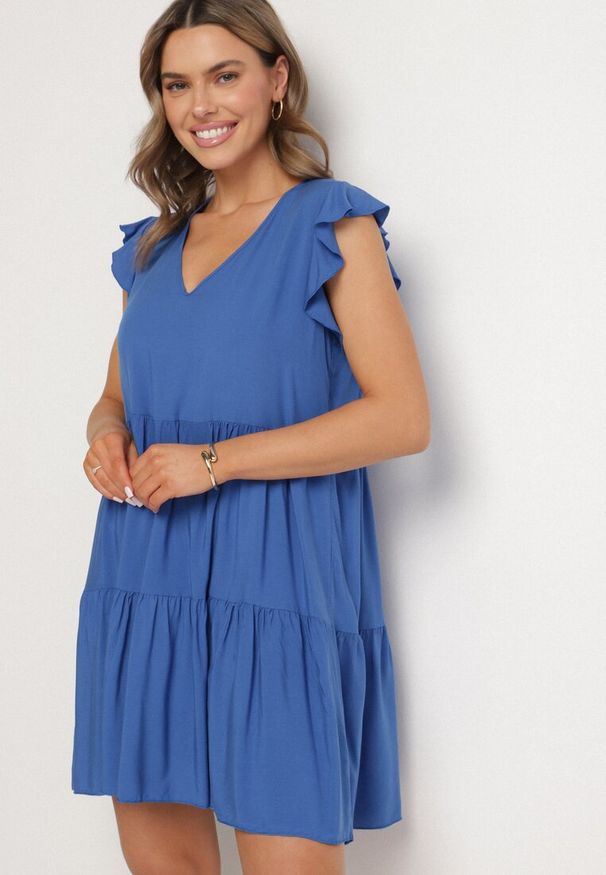 Born2be - Niebieska Rozkloszowana Sukienka z Bawełny Ozdobiona Falbankami Natiriane. Okazja: na co dzień. Typ kołnierza: kołnierz z falbankami. Kolor: niebieski. Materiał: bawełna. Wzór: aplikacja. Sezon: wiosna, lato. Styl: casual, elegancki