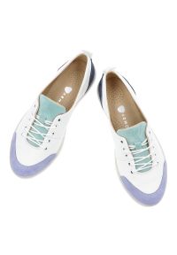 Białe Sneakersy Armodo Wygodne Sznurowane Obuwie Damskie. Okazja: na co dzień. Zapięcie: sznurówki. Kolor: biały. Materiał: skóra. Wzór: aplikacja