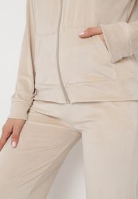 Born2be - Jasnobeżowy Welurowy Komplet Dresowy Bluza z Kapturem i Szerokie Spodnie Atiferi. Kolor: beżowy. Materiał: welur, dresówka #5