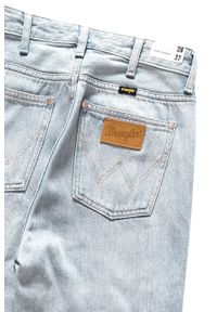 Wrangler - WRANGLER RETRO STRAIGHT ICE BLUE W238WG72B. Stan: podwyższony. Styl: retro