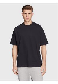 OCAY T-Shirt 22-311002 Czarny Regular Fit. Kolor: czarny. Materiał: bawełna