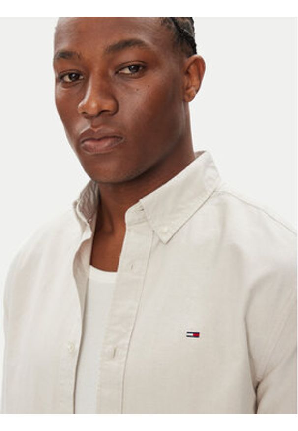 Tommy Jeans Koszula DM0DM21298 Beżowy Regular Fit. Kolor: beżowy. Materiał: bawełna