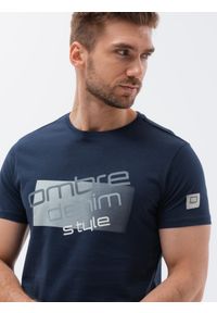 Ombre Clothing - T-shirt męski bawełniany z nadrukiem - granatowy V3 S1749 - XL. Kolor: niebieski. Materiał: bawełna. Długość rękawa: krótki rękaw. Długość: krótkie. Wzór: nadruk. Styl: klasyczny #5