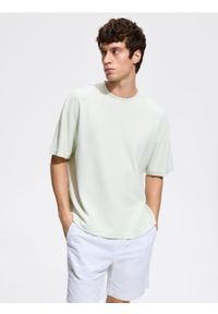 Reserved - Strukturalny t-shirt relaxed fit - jasnozielony. Kolor: zielony. Materiał: bawełna, dzianina