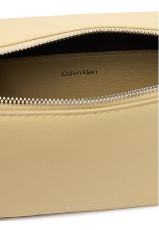 Calvin Klein Torebka Foil Logo Elongated Camera Bag LV04F3276G Żółty. Kolor: żółty. Materiał: skórzane