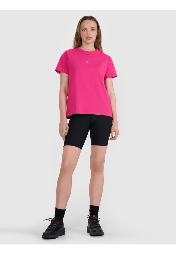 4f - 4F T-shirt oversize z nadrukiem damski - różowy M. Okazja: na co dzień. Kolor: różowy. Materiał: jersey, tkanina, dzianina, bawełna, materiał. Długość rękawa: krótki rękaw. Długość: krótkie. Wzór: nadruk. Sezon: lato. Styl: sportowy, klasyczny, casual