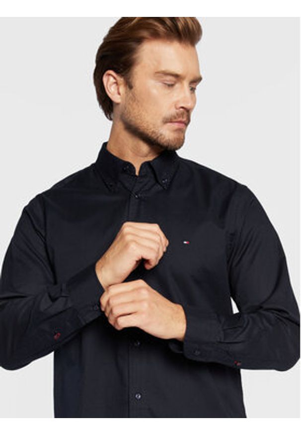 TOMMY HILFIGER - Tommy Hilfiger Koszula Core Flex Poplin MW0MW25035 Granatowy Regular Fit. Kolor: niebieski. Materiał: bawełna