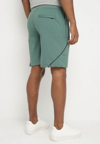 Born2be - Zielone Dresowe Szorty Bermudy z Ozdobnymi Przeszyciami Nitarria. Okazja: na co dzień. Kolor: zielony. Materiał: dresówka. Styl: sportowy, klasyczny, elegancki, casual #3