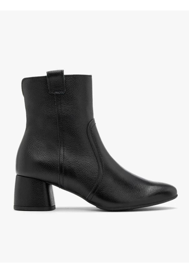 Ryłko - Czarne botki damskie na niskim klocku. Nosek buta: okrągły. Kolor: czarny. Materiał: skóra. Obcas: na obcasie. Styl: street. Wysokość obcasa: niski