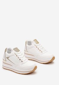 Renee - Białe Sneakersy na Niskiej Platformie ze Wstawkami Brokatowymi Gwenoa. Kolor: biały. Obcas: na platformie #5