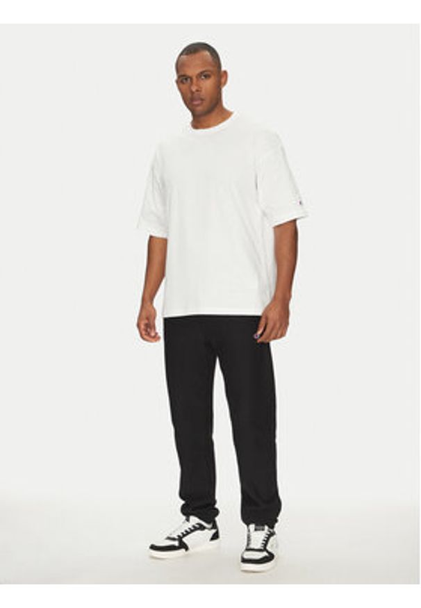 Champion T-Shirt 220714 Biały Standard Fit. Kolor: biały. Materiał: bawełna