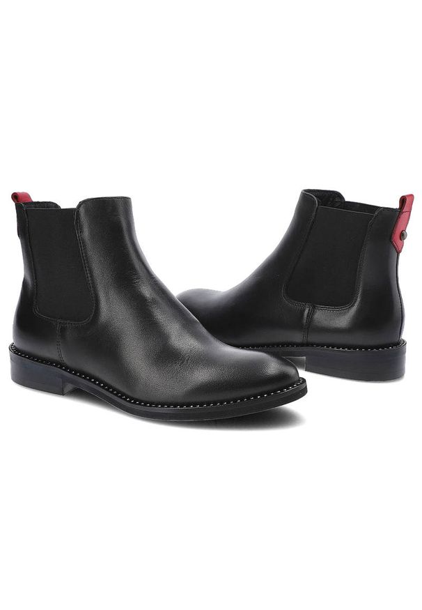 Czarne Botki Lamanti Damskie Modne Buty Jesienne. Okazja: do pracy, na spacer. Zapięcie: bez zapięcia. Kolor: czarny. Szerokość cholewki: normalna. Wzór: aplikacja, jednolity. Materiał: dzianina, skóra. Sezon: jesień. Obcas: na obcasie. Wysokość obcasa: niski