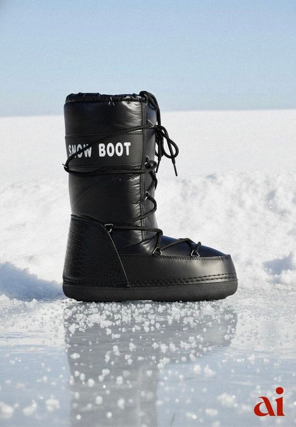 Renee - Czarne Wsuwane Śniegowce na Platformie z Wiązaniem i Ozdobną Taśmą Gorgona. Zapięcie: bez zapięcia. Kolor: czarny. Materiał: materiał. Obcas: na platformie