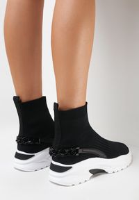 Born2be - Czarne Sneakersy Aerona. Nosek buta: okrągły. Zapięcie: bez zapięcia. Kolor: czarny. Materiał: materiał. Szerokość cholewki: normalna. Obcas: na płaskiej podeszwie