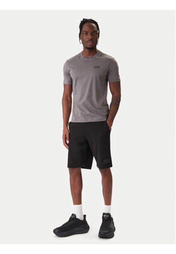 EA7 Emporio Armani Szorty sportowe 7M001365 AF22262 UC001 Czarny Regular Fit. Kolor: czarny. Materiał: bawełna. Styl: sportowy