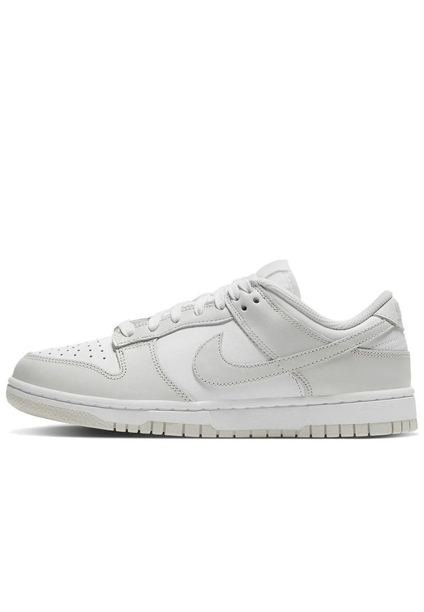Buty damskie Nike Dunk Low DD1503-103 - szaro-białe. Kolor: biały, szary, wielokolorowy. Materiał: skóra, syntetyk, guma. Szerokość cholewki: normalna. Sezon: lato