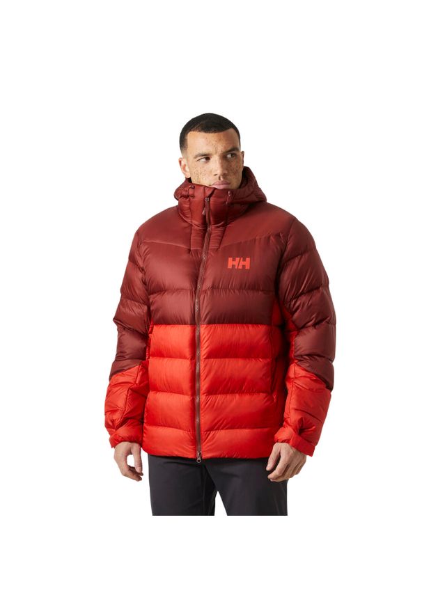 Kurtka z kapturem Helly Hansen Glacier. Typ kołnierza: kaptur. Kolor: czerwony. Materiał: puch. Sezon: zima. Sport: turystyka piesza