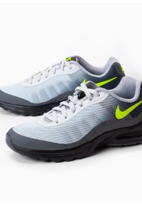 Nike - Sneakersy męskie NIKE AIR MAX INVIGOR. Okazja: na co dzień, do pracy, na spacer. Kolor: szary. Model: Nike Air Max. Sport: turystyka piesza