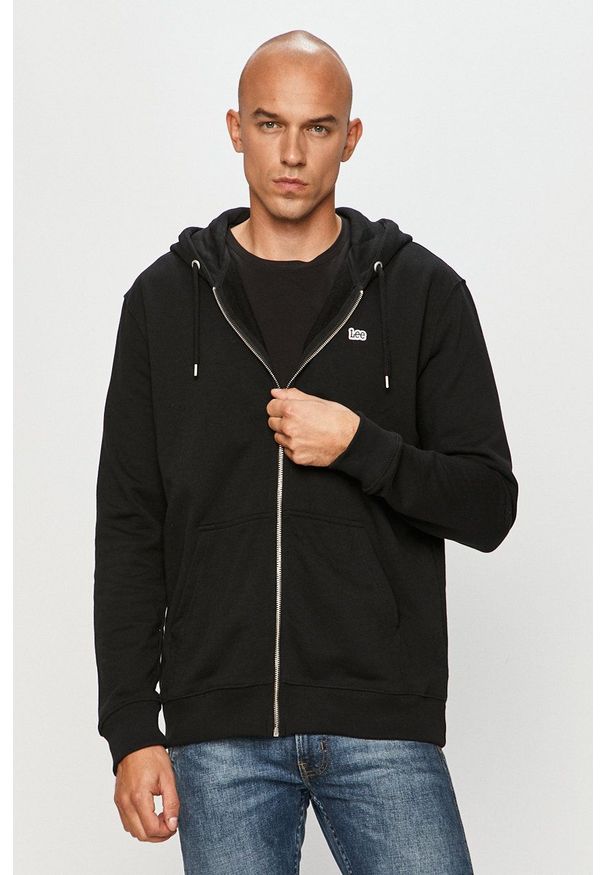 Lee - Bluza bawełniana. Okazja: na co dzień. Typ kołnierza: kaptur. Kolor: czarny. Materiał: bawełna. Wzór: aplikacja. Styl: casual
