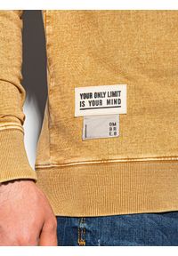 Ombre Clothing - Bluza męska bez kaptura bawełniana B1173 - musztardowa - XL. Typ kołnierza: bez kaptura. Kolor: żółty. Materiał: bawełna. Wzór: aplikacja. Styl: klasyczny #4