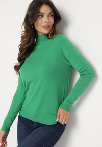 Born2be - Zielony Klasyczny Golf Alotta. Okazja: na co dzień. Typ kołnierza: golf. Kolor: zielony. Materiał: jedwab, jeans, poliester, poliamid. Długość rękawa: długi rękaw. Długość: długie. Styl: klasyczny