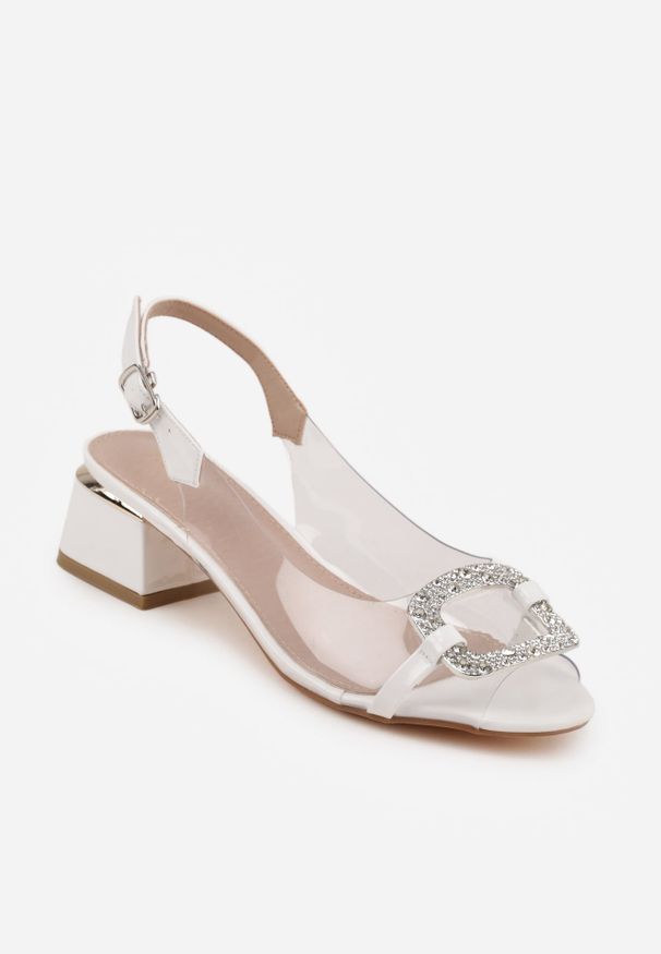 Renee - Białe Eleganckie Sandały VICES z Transparentną Cholewką i Klamrą z Cyrkoniami Qinieth. Zapięcie: klamry. Kolor: biały. Materiał: satyna. Obcas: na obcasie. Styl: elegancki. Wysokość obcasa: średni