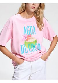 Reserved - T-shirt z nadrukiem - różowy. Kolor: różowy. Materiał: bawełna, dzianina. Wzór: nadruk #1