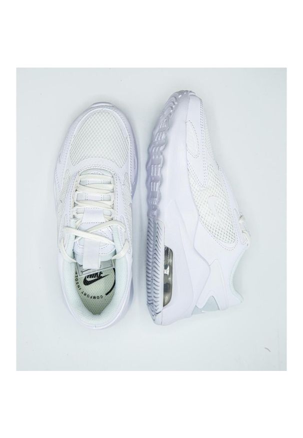 Buty do chodzenia damskie Nike Wmns Air Max Bolt. Zapięcie: sznurówki. Kolor: biały. Materiał: materiał. Szerokość cholewki: normalna. Model: Nike Air Max. Sport: turystyka piesza