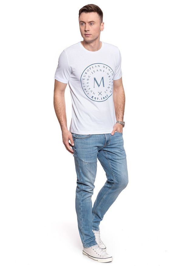 Mustang - T-SHIRT MĘSKI MUSTANG ALEX C PRINT GENERAL WHITE 1009020 2045. Wzór: nadruk