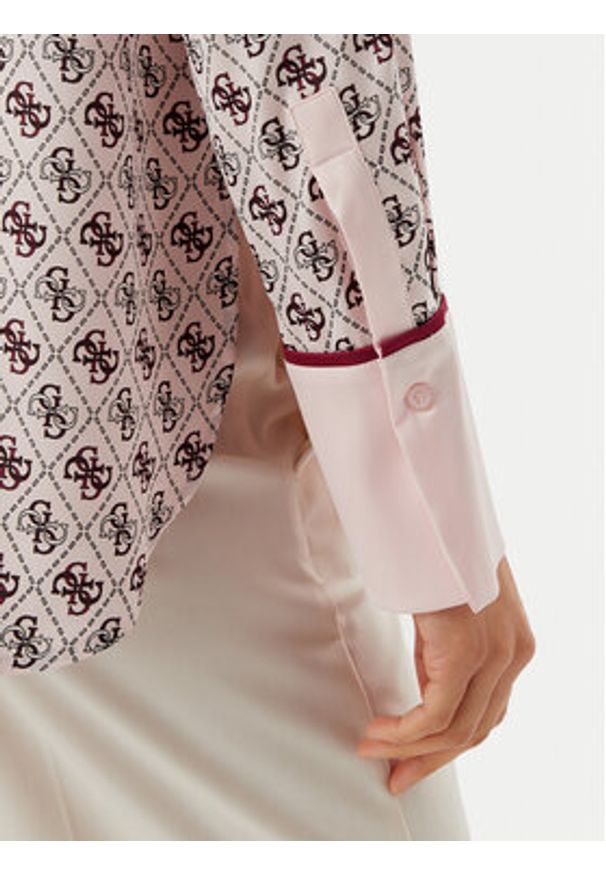 Guess Koszula W4YH47 WF1T2 Różowy Regular Fit. Kolor: różowy. Materiał: syntetyk
