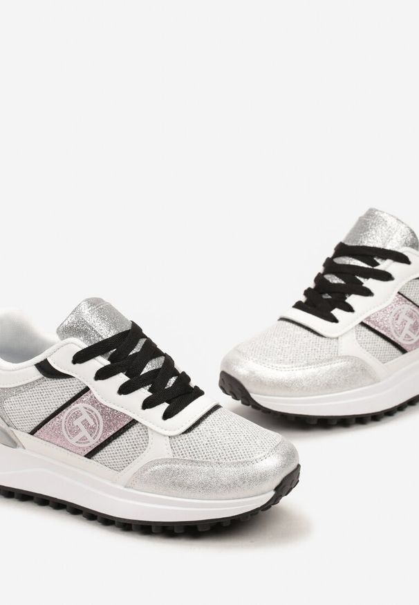 Renee - Srebrne Sznurowane Sneakersy z Brokatem i Siateczką na Grubej Podeszwie Leviria. Kolor: srebrny. Szerokość cholewki: normalna. Wzór: aplikacja