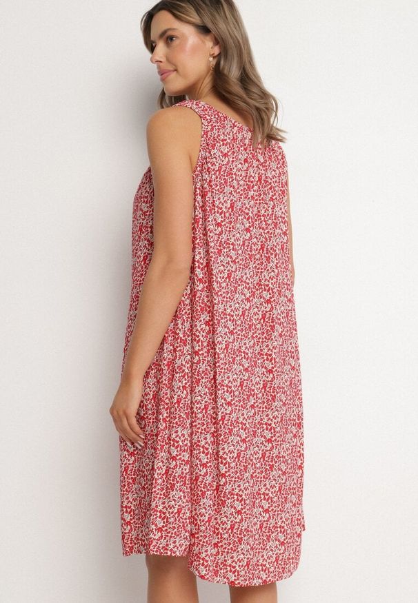 Born2be - Czerwona Rozkloszowana Sukienka z Bawełny w Abstrakcyjny Wzór Annivione. Kolor: czerwony. Materiał: bawełna. Długość rękawa: na ramiączkach. Styl: elegancki, klasyczny