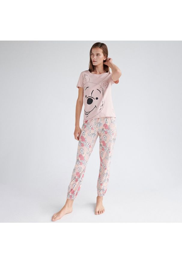 Reserved - Piżama z długimi spodniami Winnie the Pooh - Kremowy. Kolor: kremowy. Długość: długie