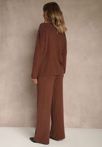 Renee - Brązowy Komplet z Dzianiny z Wiskozą Spodnie Wide Leg i Sweter ze Zdobieniami Miomea. Kolor: brązowy. Materiał: wiskoza, dzianina. Wzór: aplikacja #5
