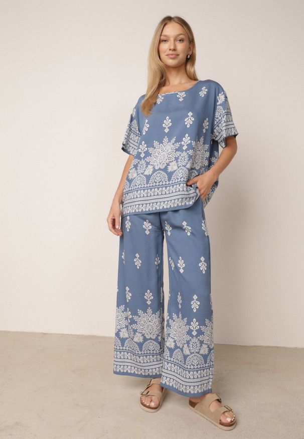 Born2be - Niebieski Komplet Wiskozowy Szerokie Spodnie i Luźna Bluzka z Nadrukiem Paisley Thela. Kolekcja: plus size. Kolor: niebieski. Materiał: wiskoza. Wzór: nadruk, paisley
