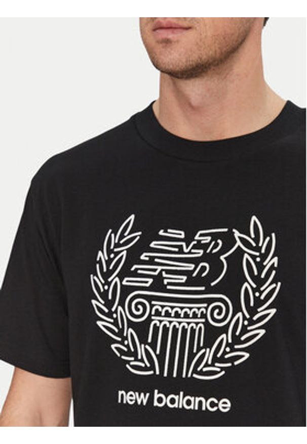 New Balance T-Shirt MT51974 Czarny Relaxed Fit. Kolor: czarny. Materiał: bawełna
