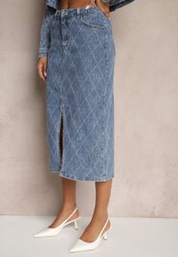Renee - Niebieska Spódnica Jeansowa z Bawełny High Waist Ozdobiona Przetarciami Carithwen. Okazja: na co dzień. Stan: podwyższony. Kolor: niebieski. Materiał: bawełna, jeans. Wzór: aplikacja. Styl: elegancki, casual #3