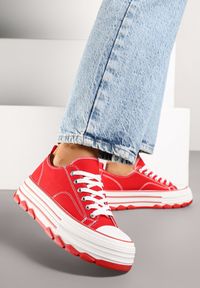 Born2be - Czerwone Trampki na Grubej Podeszwie pod Kostkę Adsoria. Okazja: na co dzień. Zapięcie: sznurówki. Kolor: czerwony. Materiał: jeans. Styl: klasyczny, casual #3