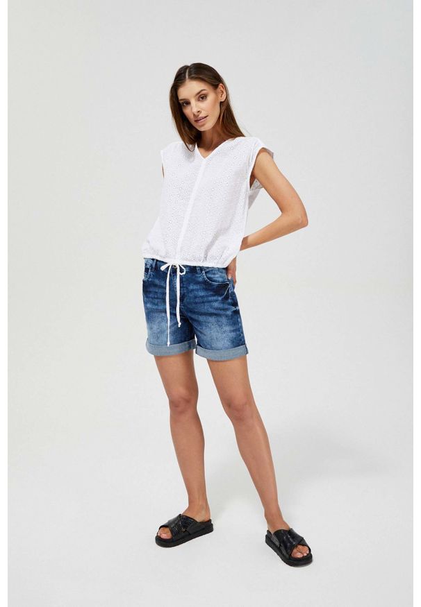 MOODO - Szorty jeansowe. Okazja: na co dzień. Stan: podwyższony. Materiał: jeans. Wzór: gładki. Styl: casual