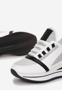 Born2be - Białe Sznurowane Sneakersy na Płaskiej Grubej Podeszwie z Brokatem Reyrel. Nosek buta: okrągły. Kolor: biały. Materiał: materiał. Wzór: aplikacja. Obcas: na płaskiej podeszwie #4