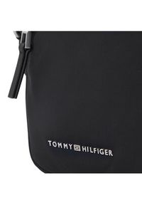 TOMMY HILFIGER - Tommy Hilfiger Saszetka Th Signature Mini Reporter AM0AM12217 Czarny. Kolor: czarny. Materiał: materiał #3
