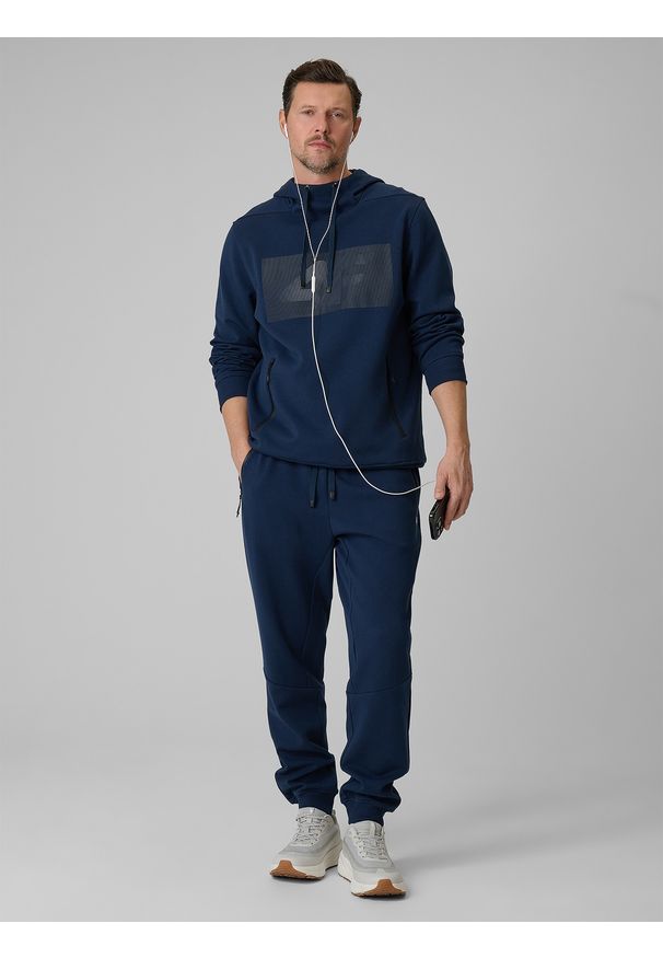 4f - 4F Spodnie dresowe joggery męskie - granatowe M. Kolor: niebieski. Materiał: dresówka