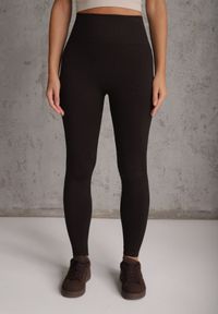 Renee - Brązowe Modelujące Legginsy High Waist Deliza. Okazja: na co dzień. Stan: podwyższony. Kolor: brązowy. Materiał: dzianina. Styl: casual #7